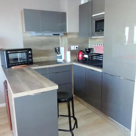Dernier Etage, Acces Plages Direct *